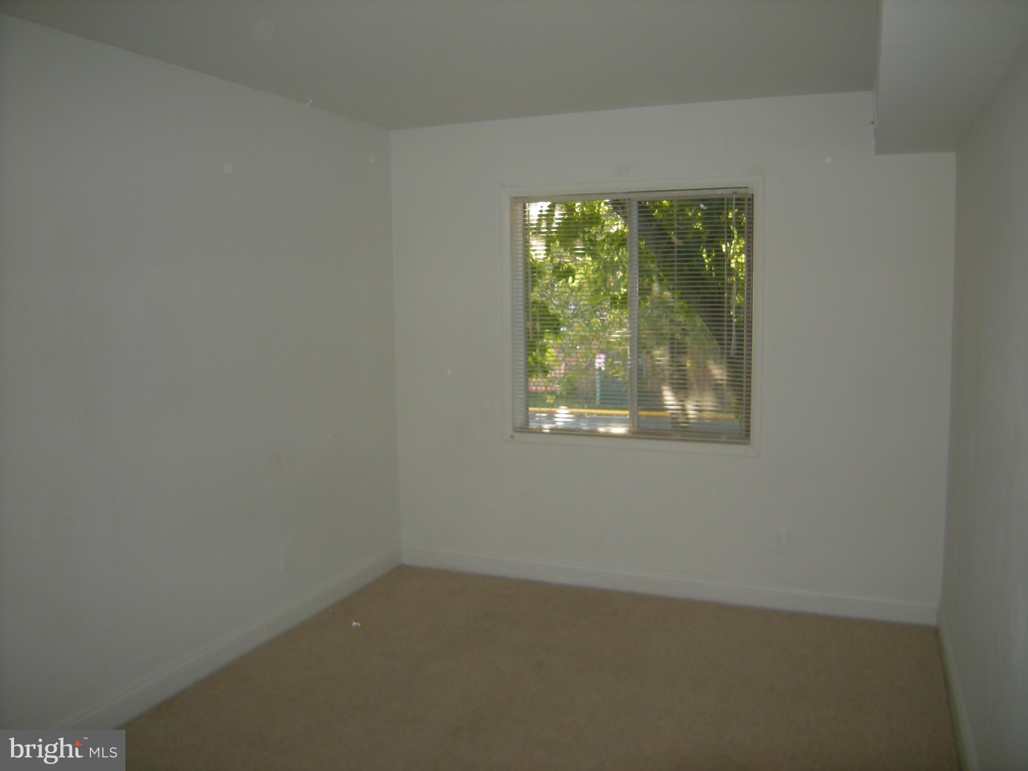 HERITAGE KNOLL - Residential