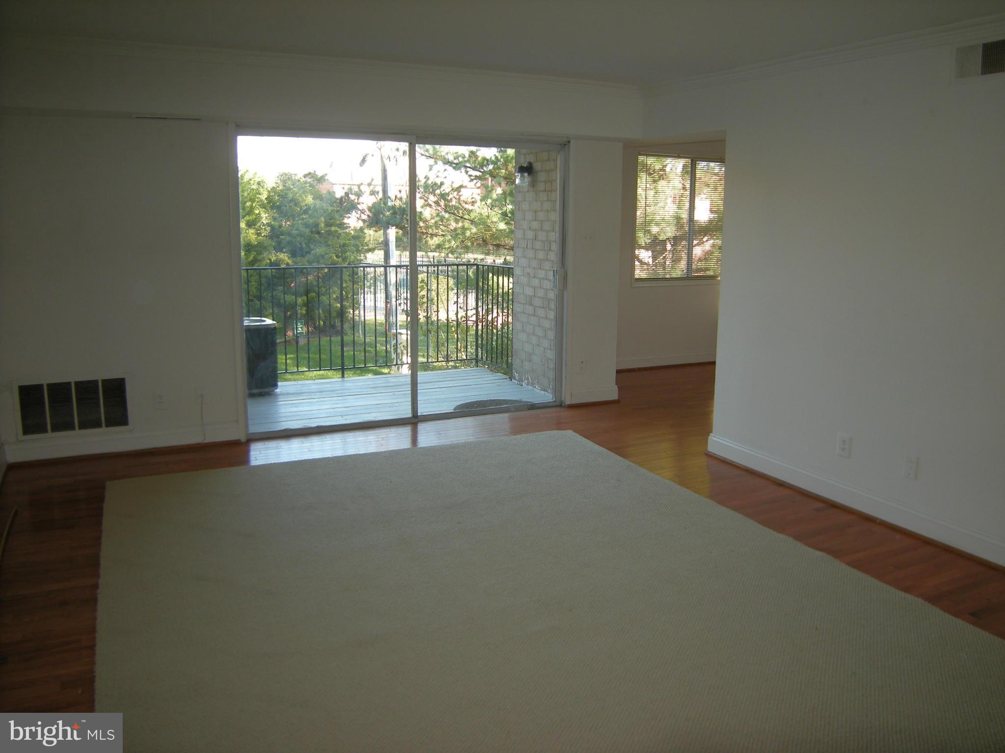 HERITAGE KNOLL - Residential