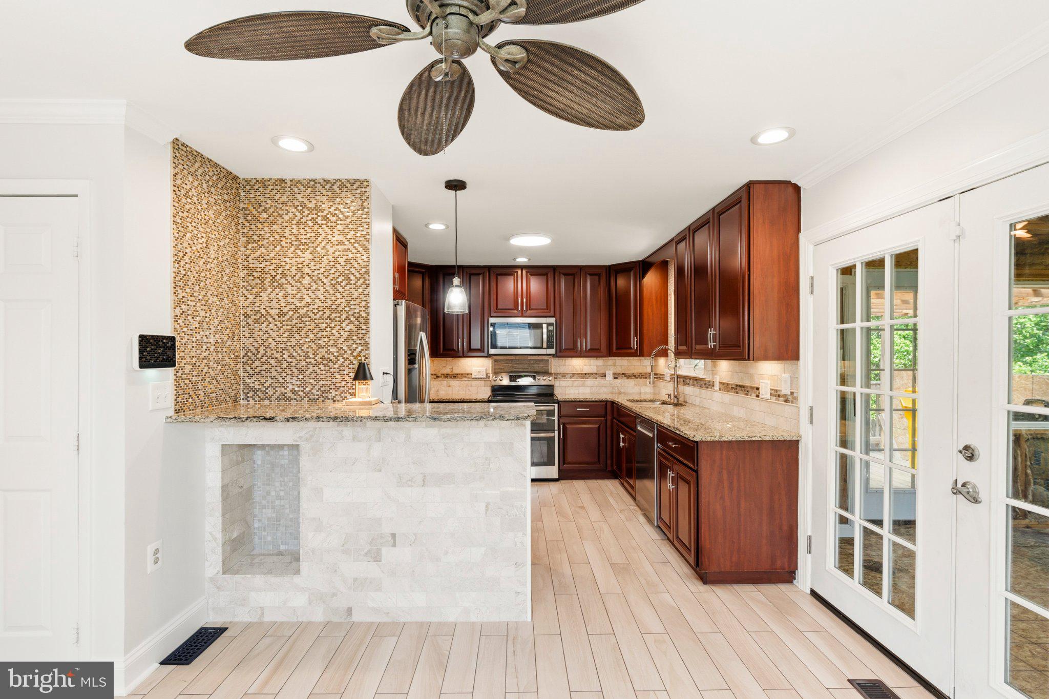 RIDGEFIELD - Residential