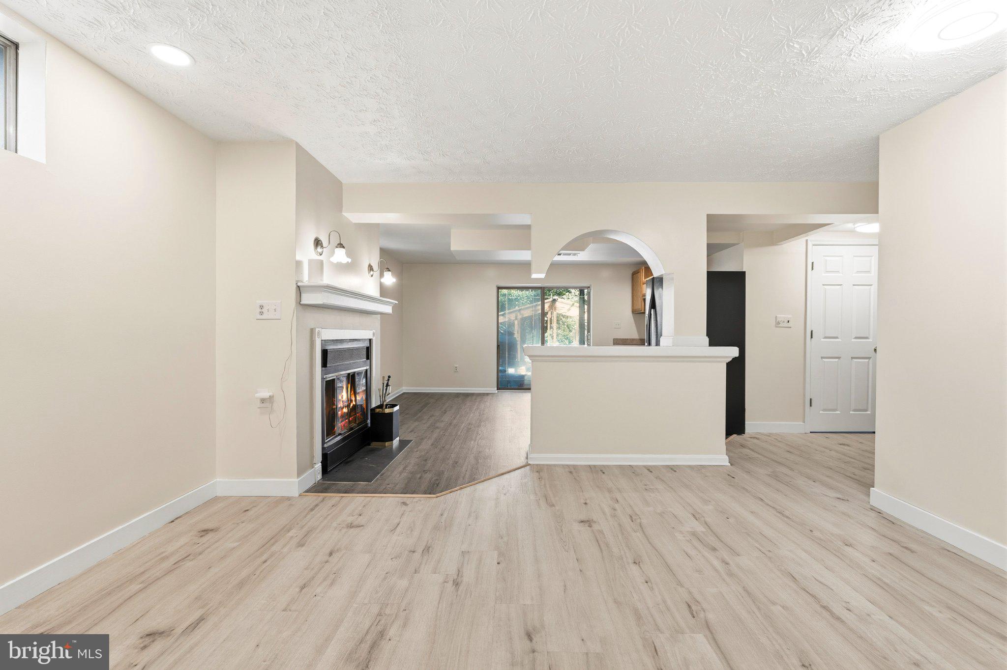 RIDGEFIELD - Residential
