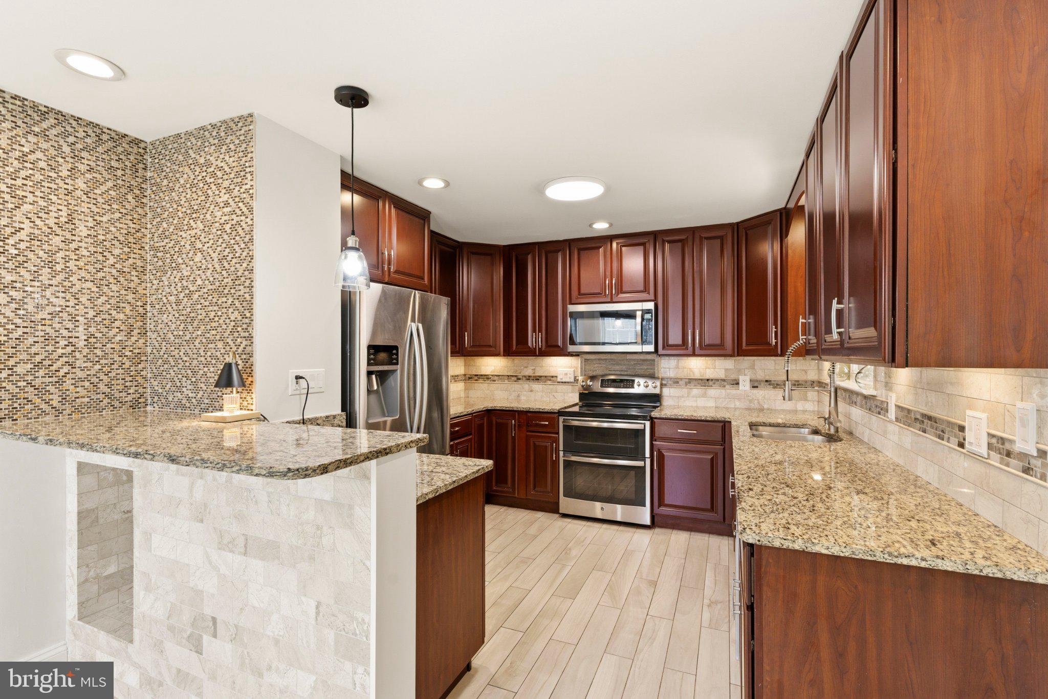 RIDGEFIELD - Residential