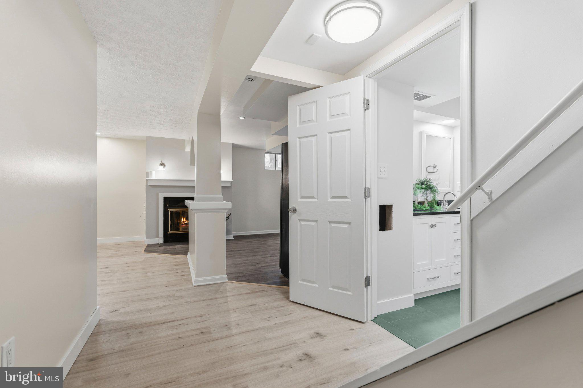 RIDGEFIELD - Residential