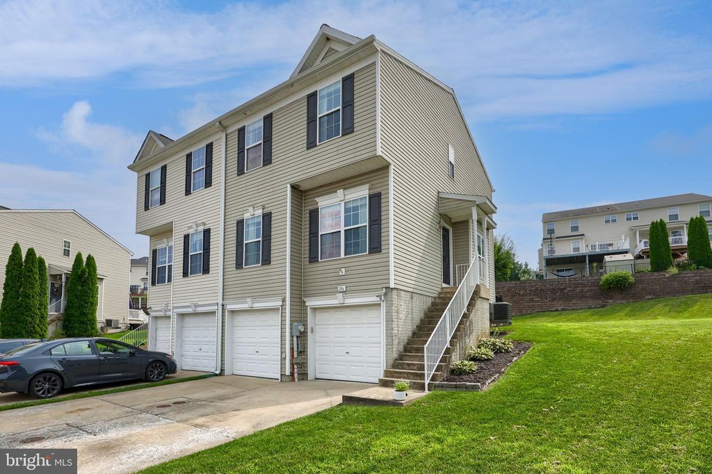 Photo of 206 Pennshire Drive, LANCASTER, PA 17603 (MLS # PALA2074294)