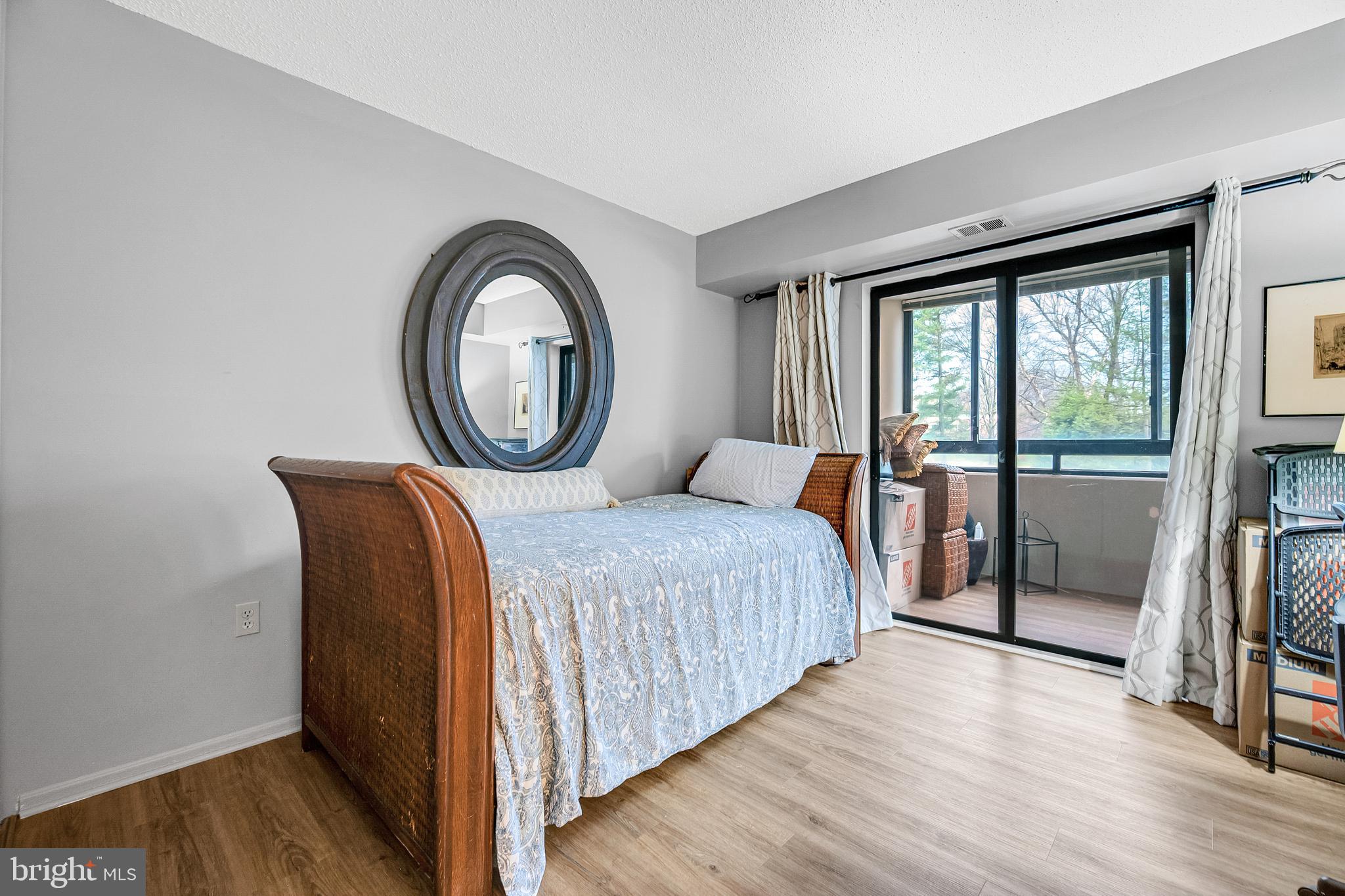 LEISURE WORLD - Residential