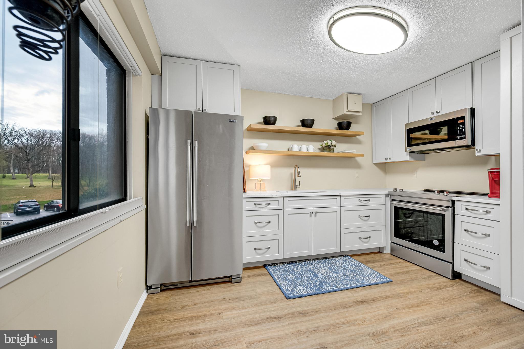 LEISURE WORLD - Residential
