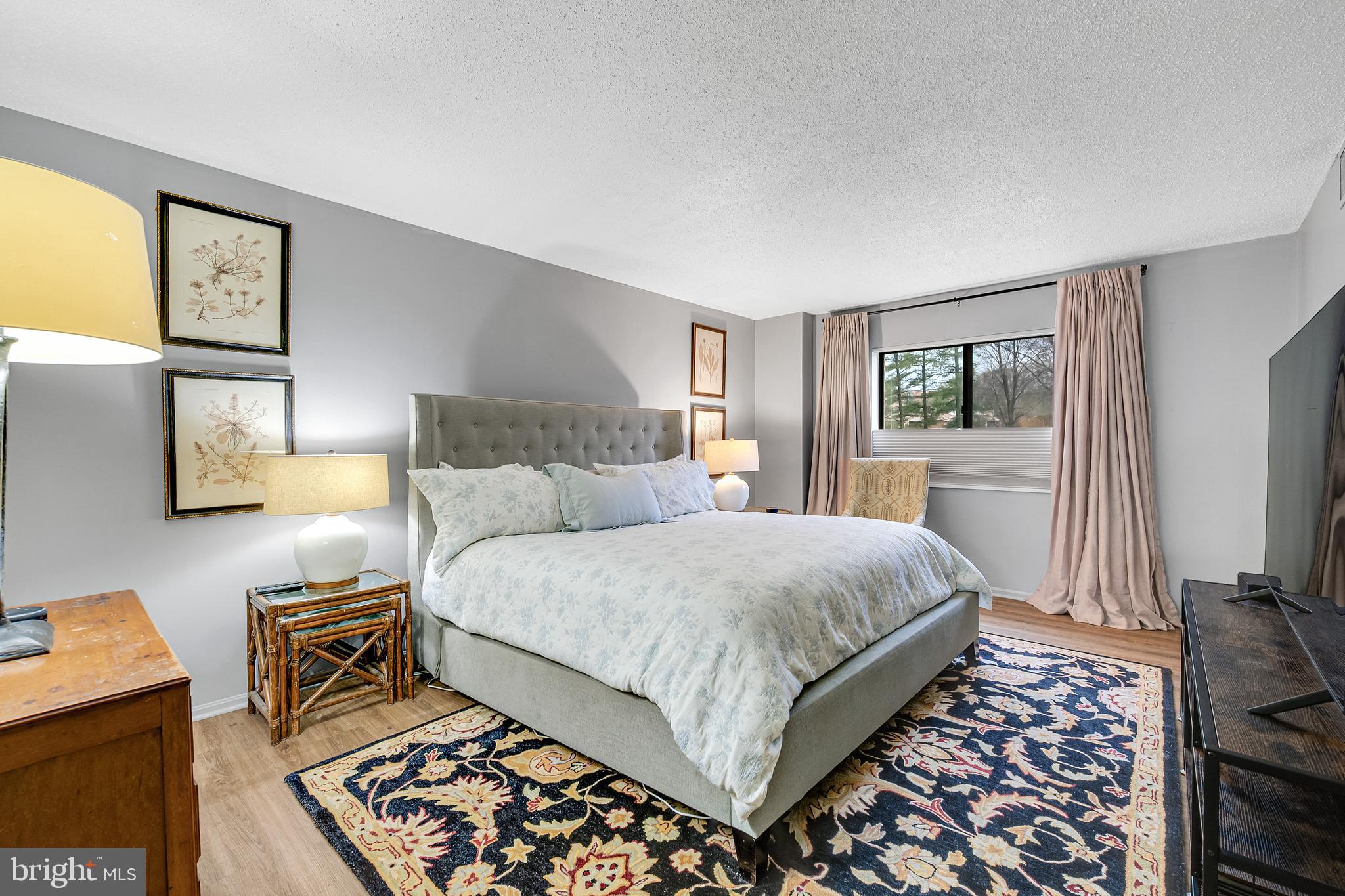 LEISURE WORLD - Residential