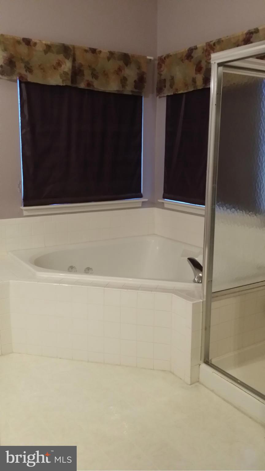 SHEFFIELD MANOR - Residential Lease