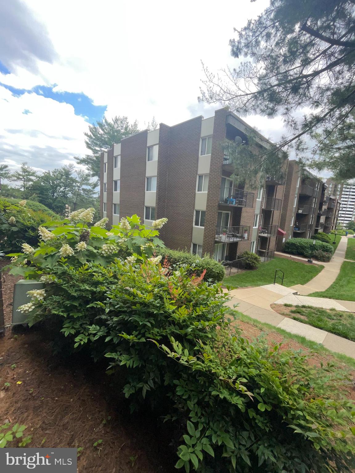 WEST END - Residential