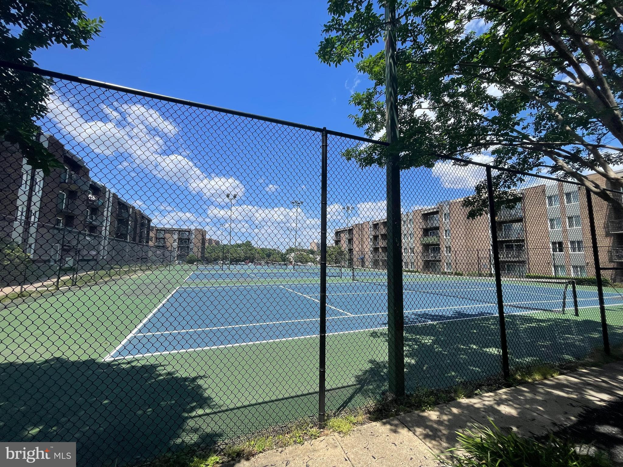 WEST END - Residential