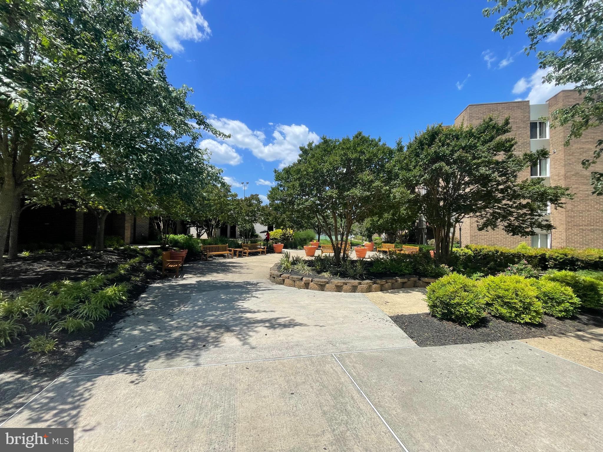 WEST END - Residential