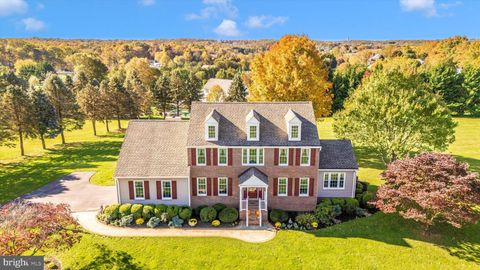 Photo of 6272 Belmont Circle, MOUNT AIRY, MD 21771 (MLS # MDCR2031978)