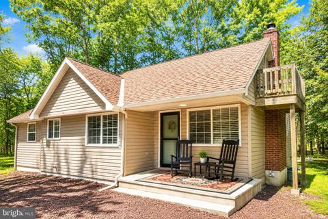 Homes For Sale - 105 White Oak Drive<br/> Carbon County, JIM THORPE, PA 18229