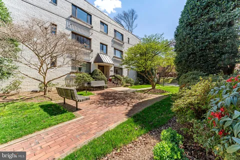 3827 Davis Place NW Unit 5, Washington, DC MLS: DCDC2177024