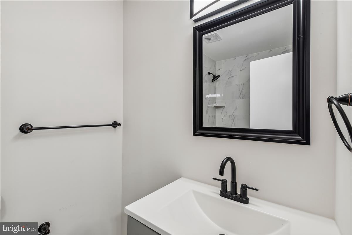 KINGS POINT - Residential