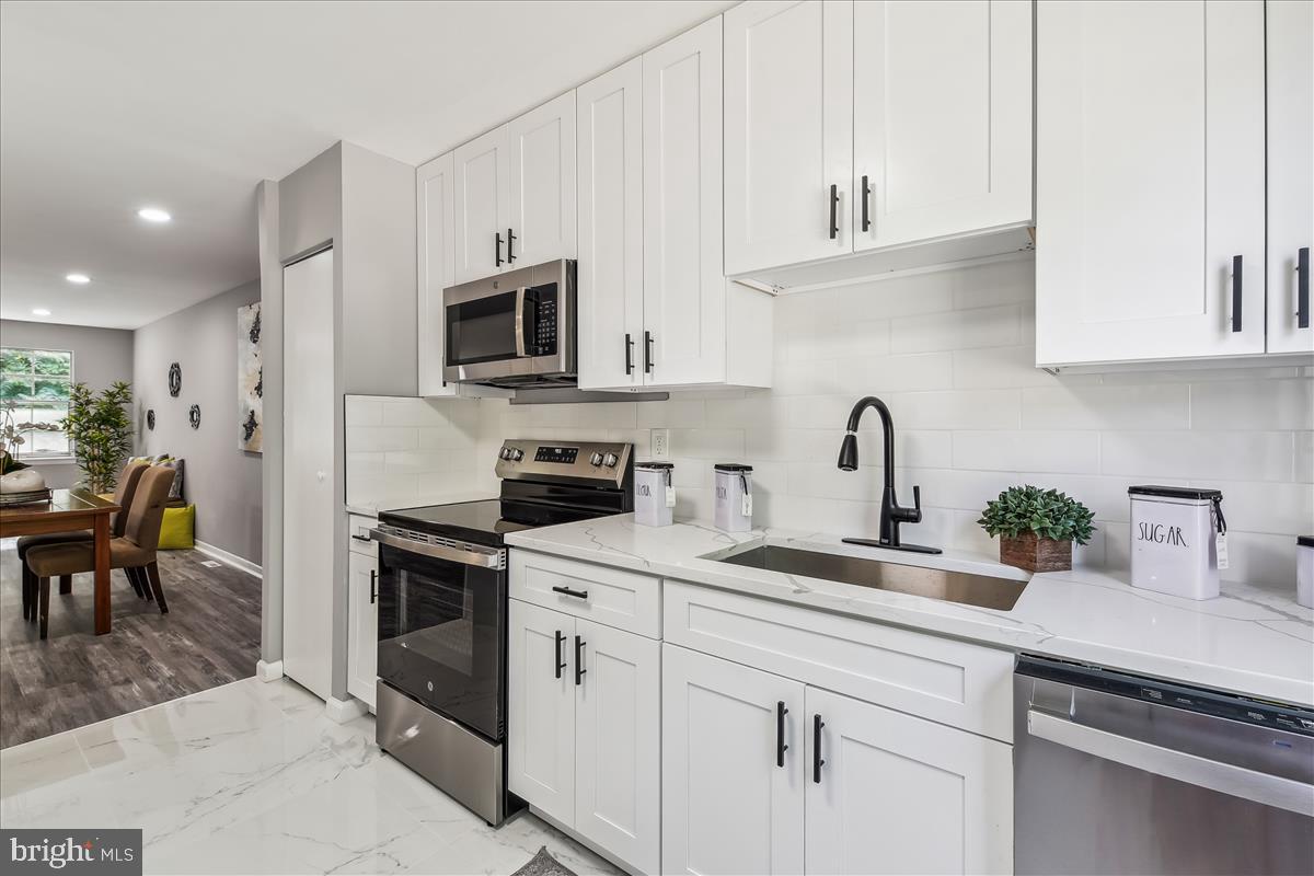 KINGS POINT - Residential