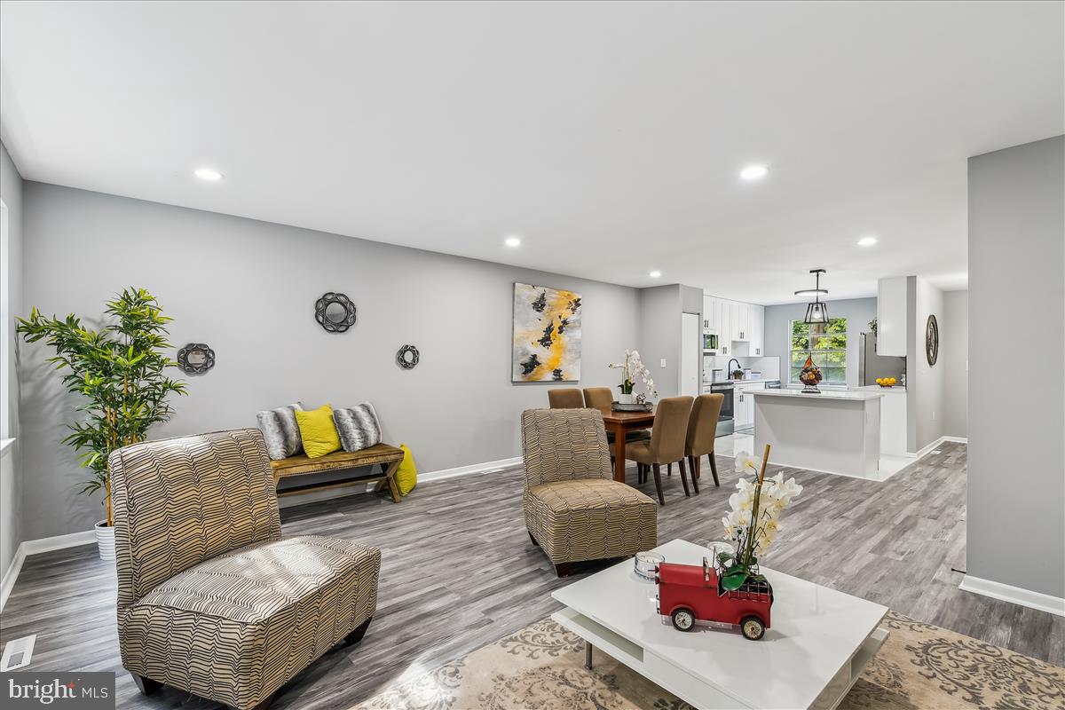 KINGS POINT - Residential