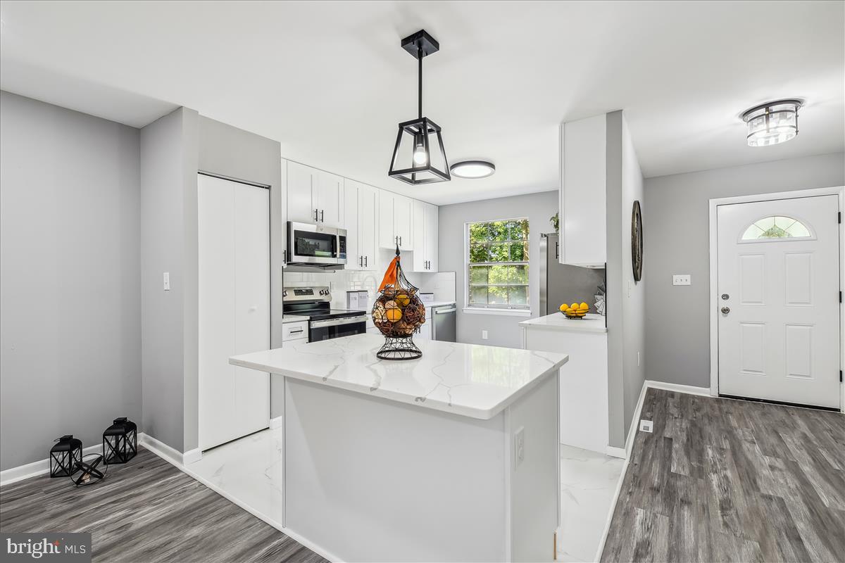 KINGS POINT - Residential