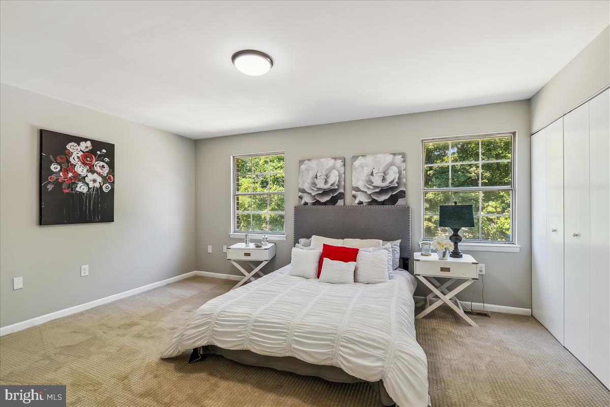 KINGS POINT - Residential