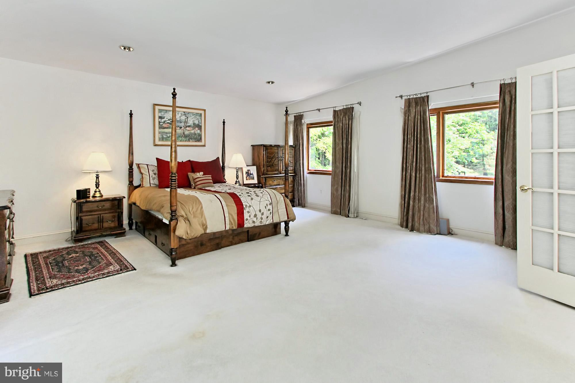 WOODSIDE ESTATES - Residential Lease