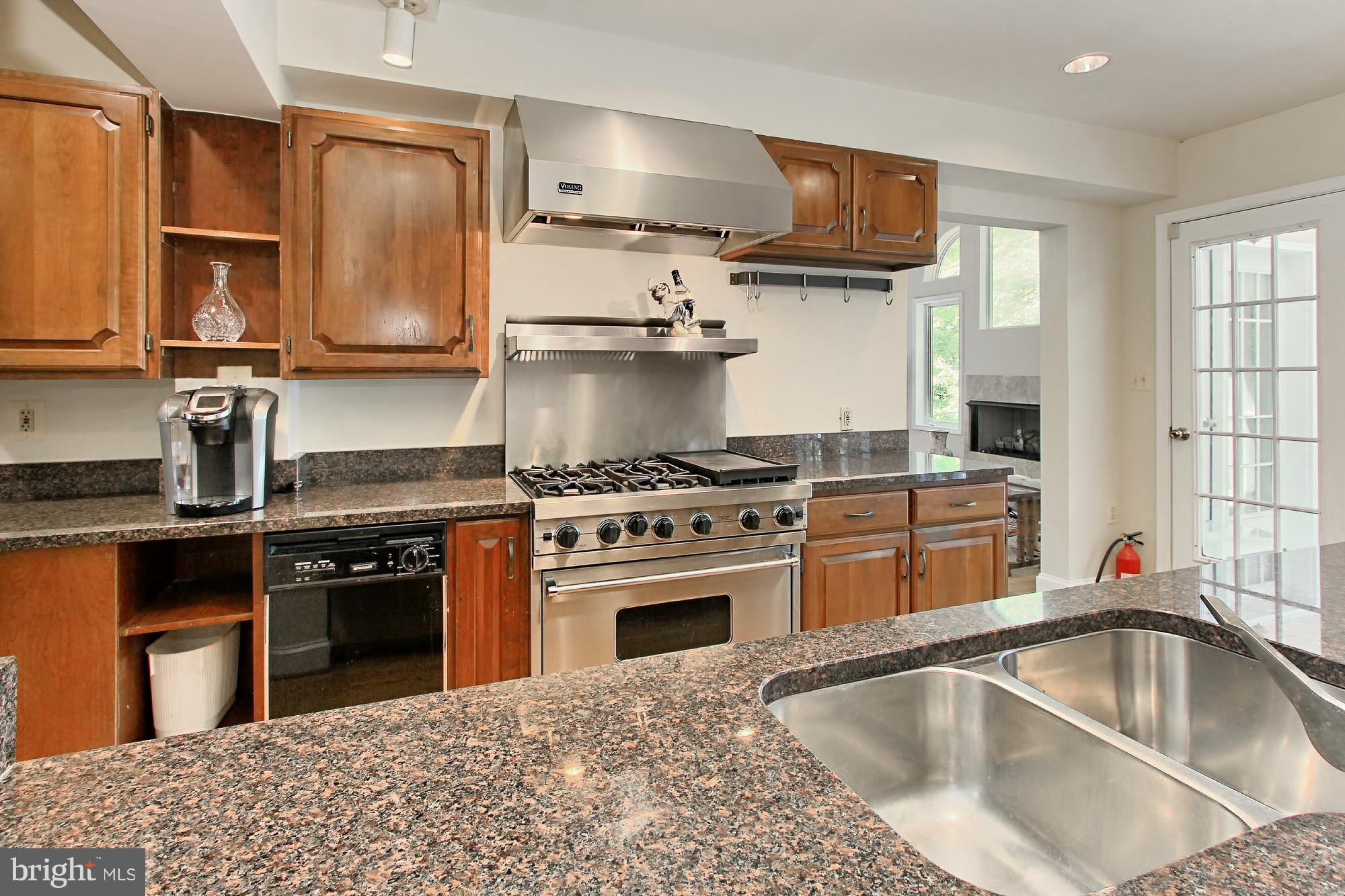 WOODSIDE ESTATES - Residential Lease