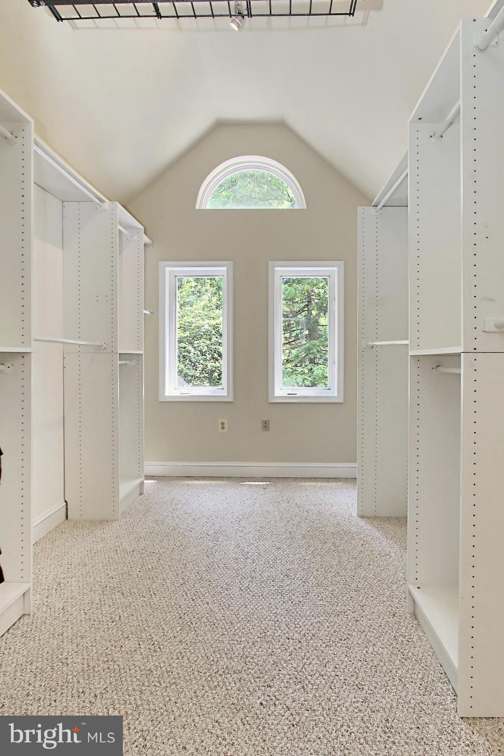 WOODSIDE ESTATES - Residential Lease