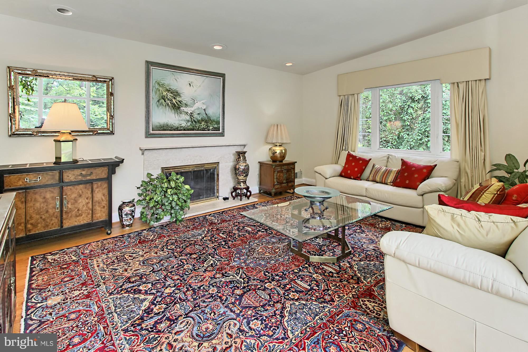 WOODSIDE ESTATES - Residential Lease