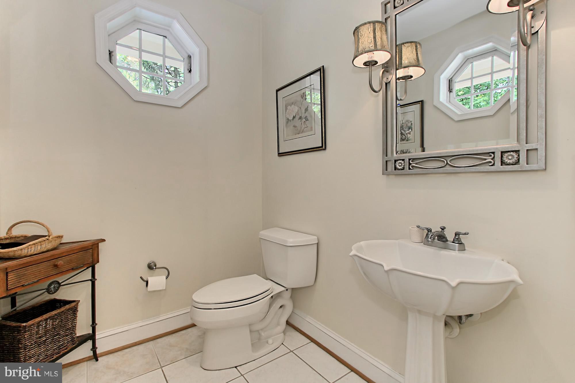 WOODSIDE ESTATES - Residential Lease