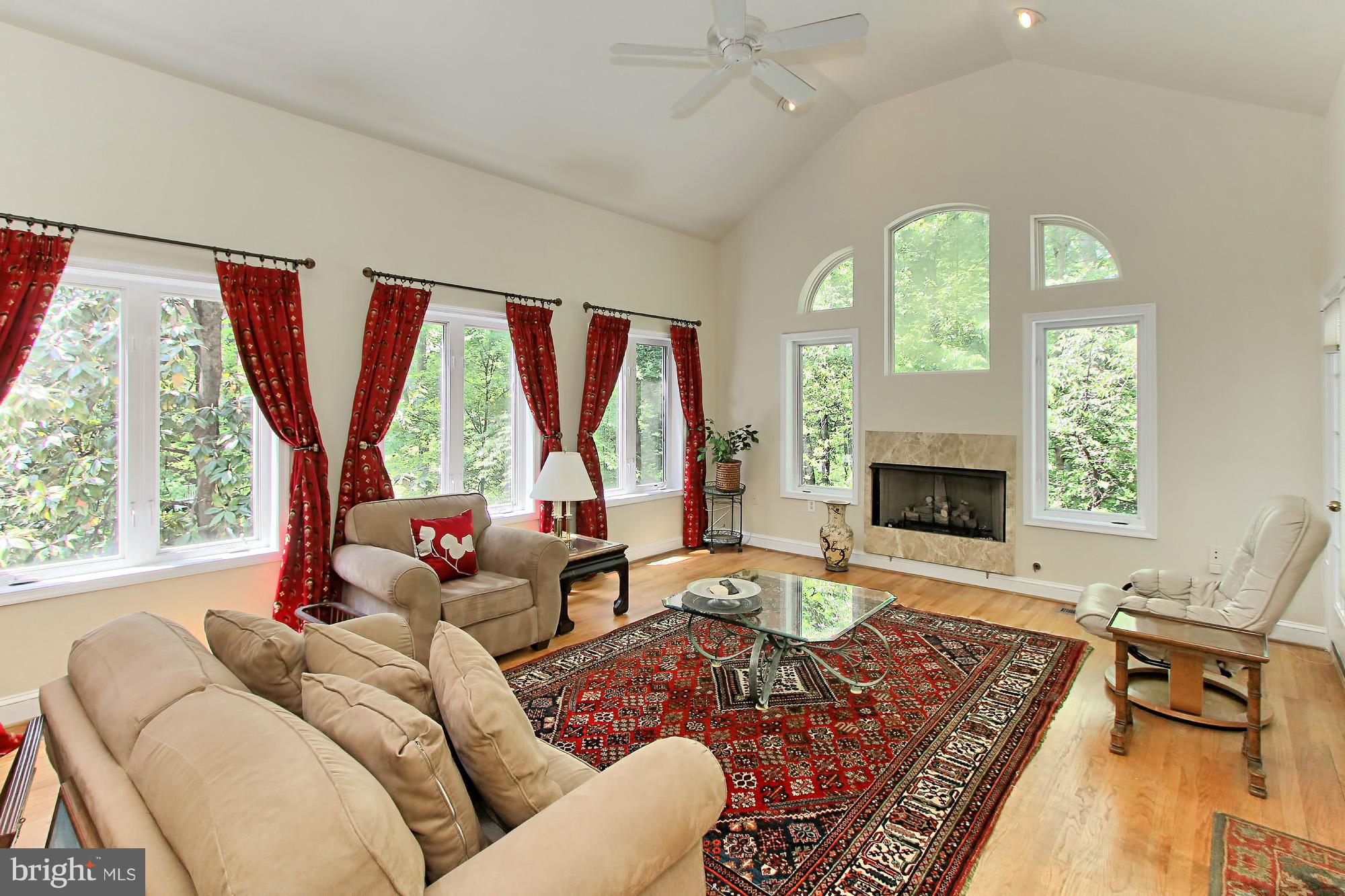 WOODSIDE ESTATES - Residential Lease