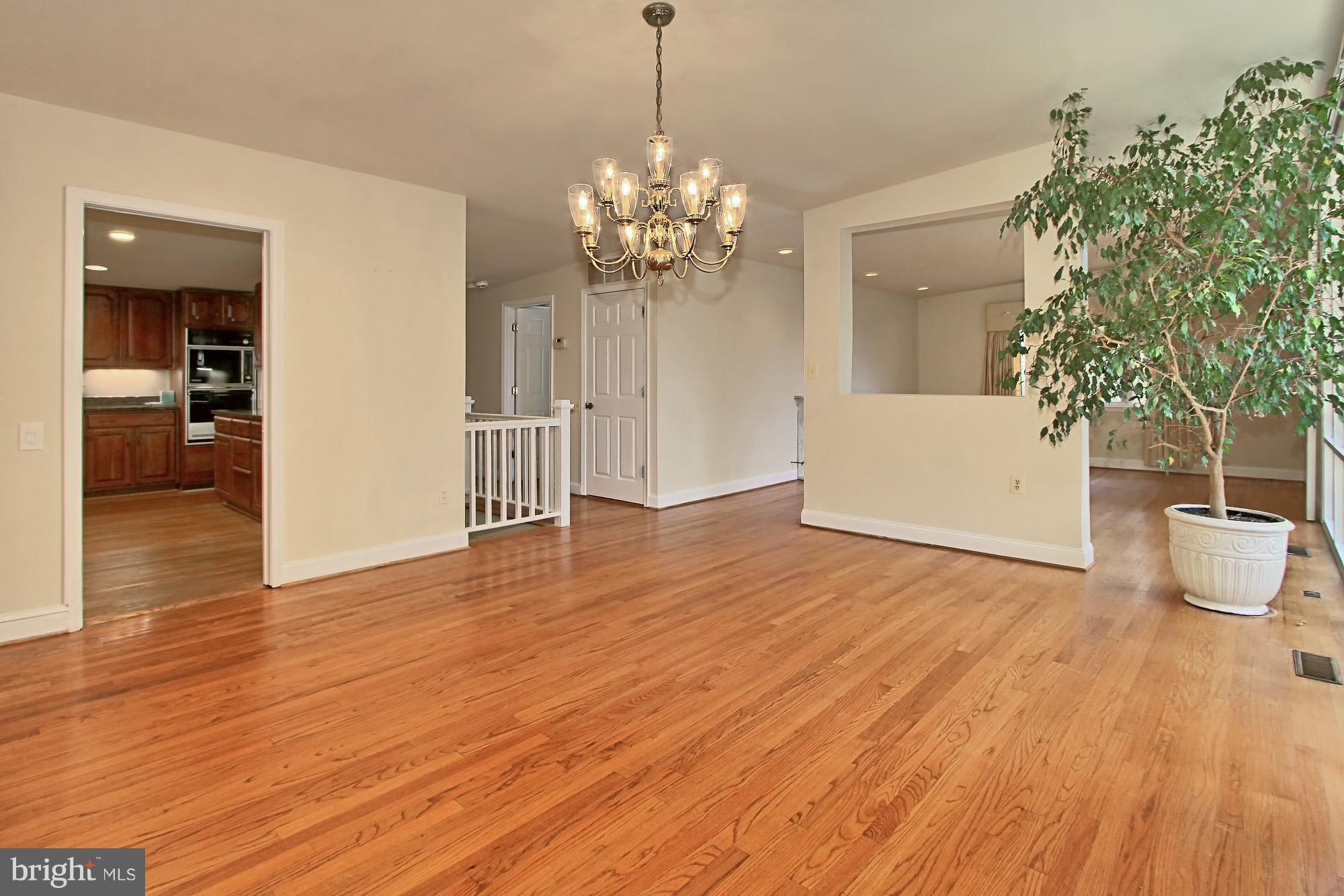 WOODSIDE ESTATES - Residential Lease