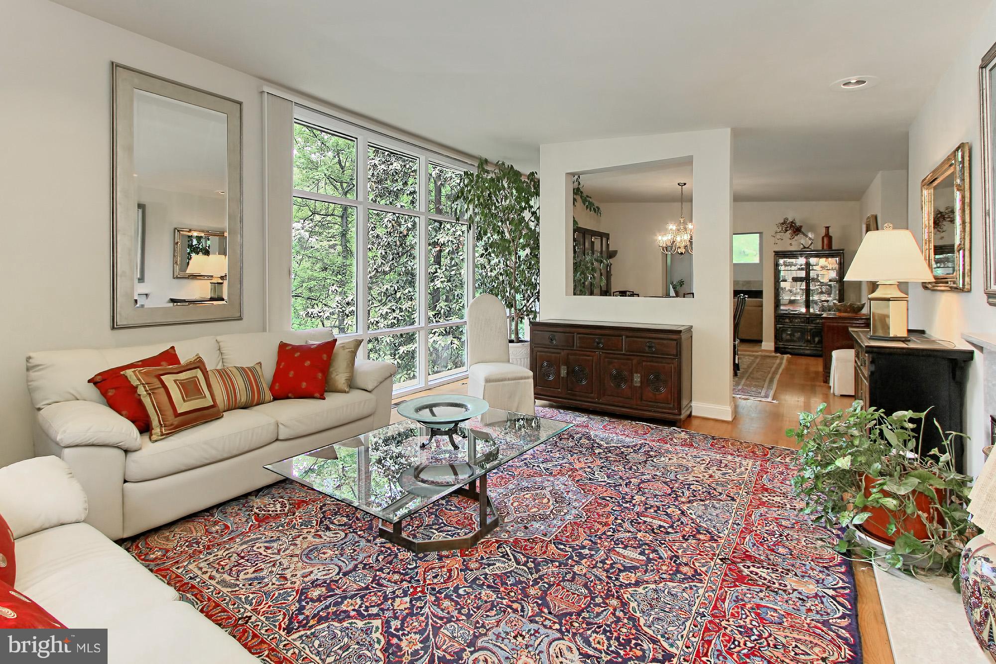 WOODSIDE ESTATES - Residential Lease