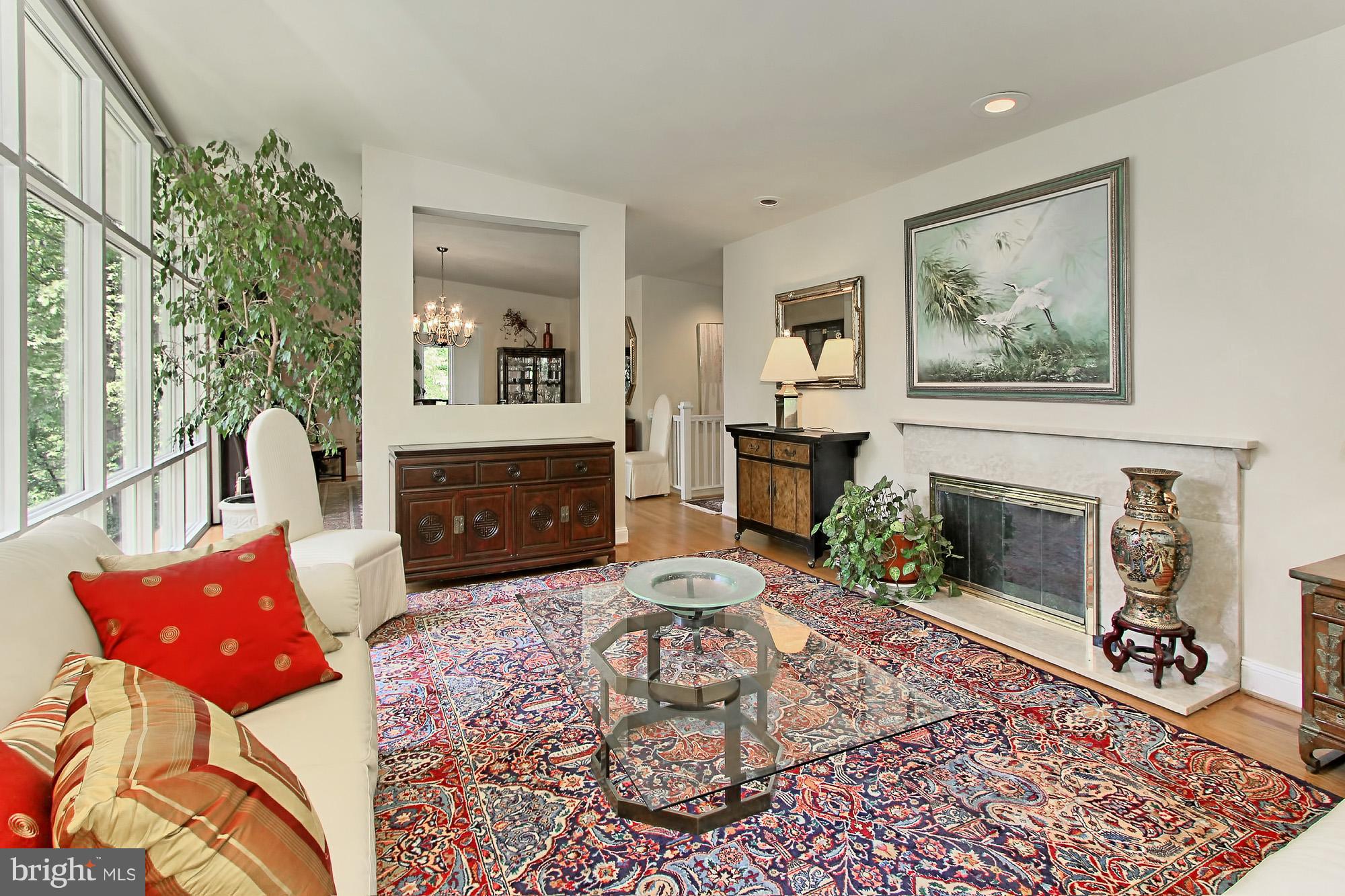 WOODSIDE ESTATES - Residential Lease