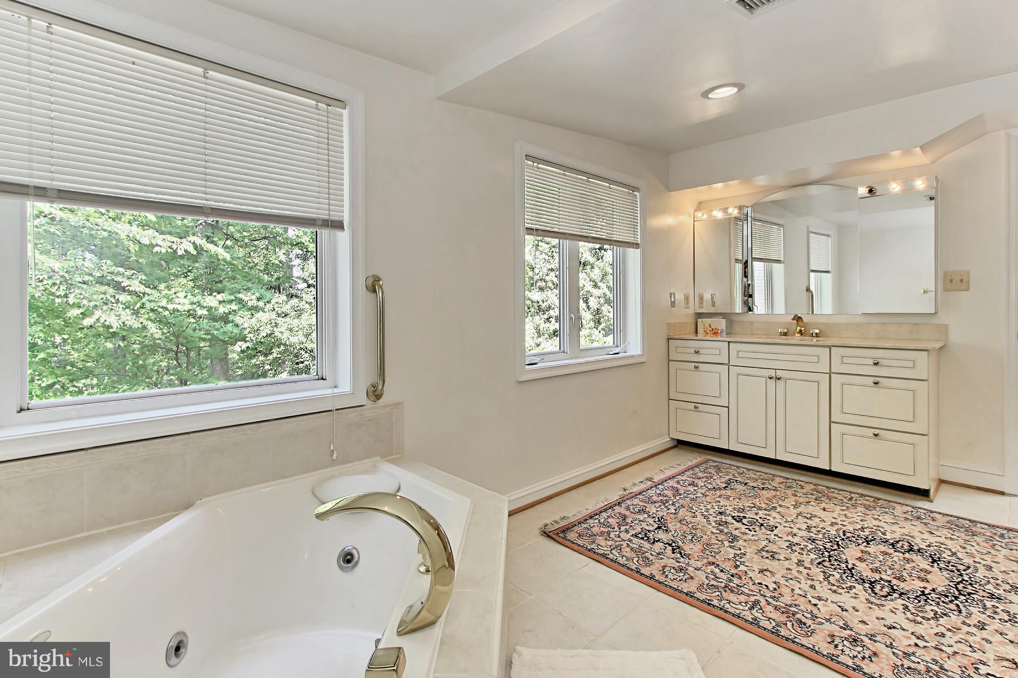 WOODSIDE ESTATES - Residential Lease