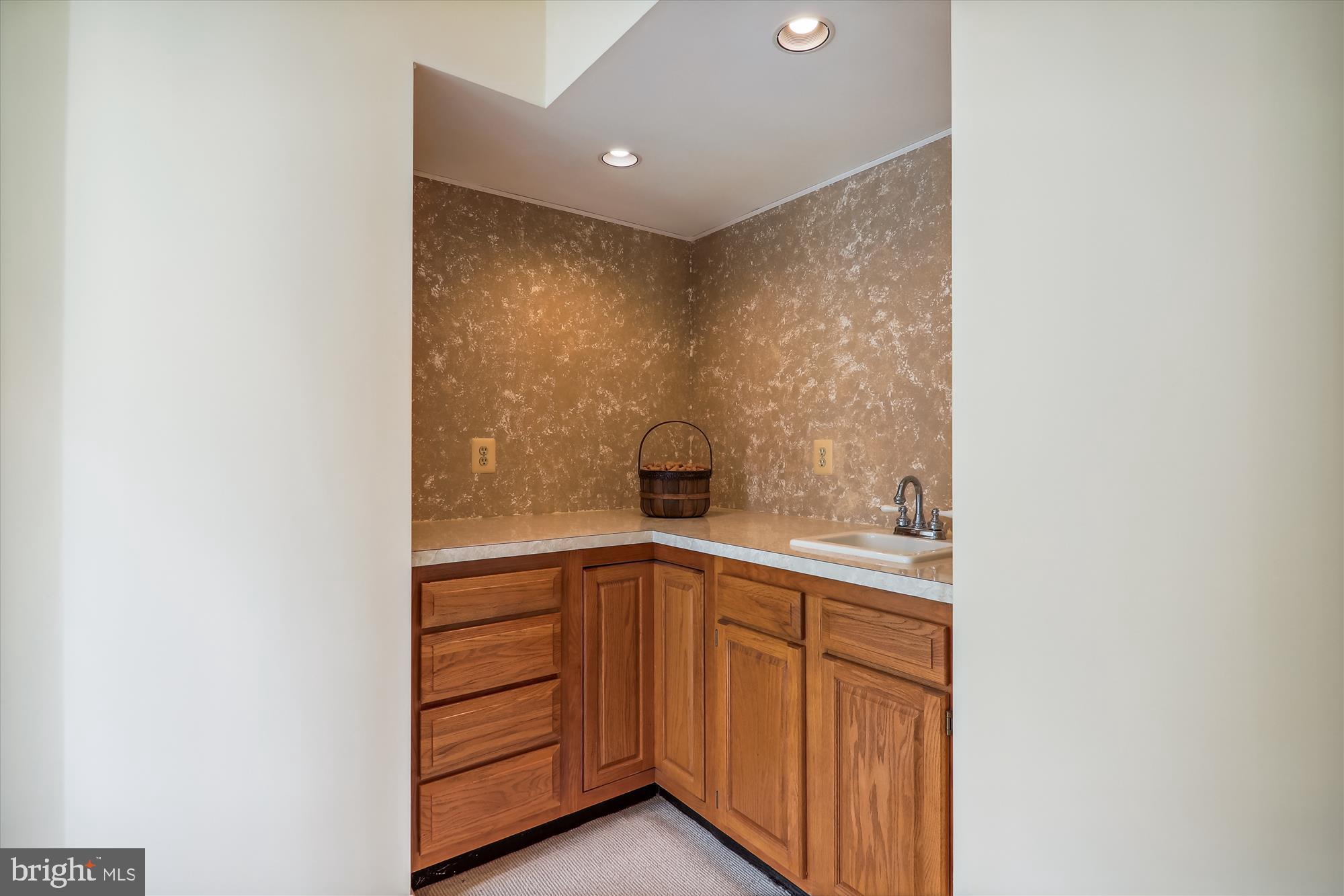 WILLOWS OF POTOMAC - Residential