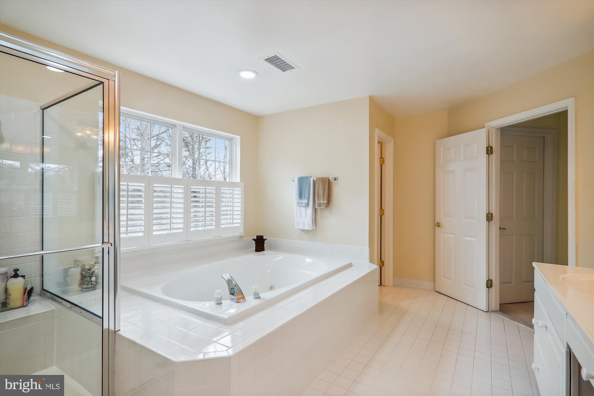 WILLOWS OF POTOMAC - Residential