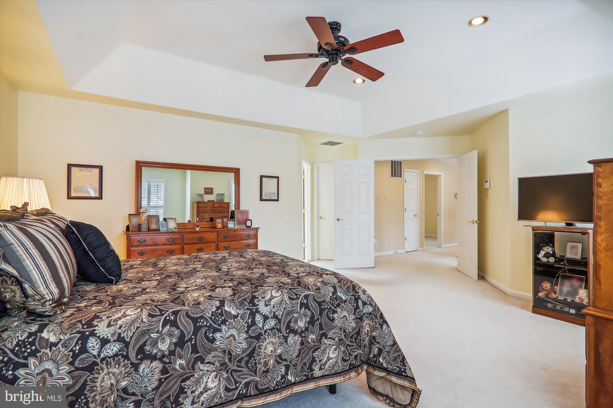 WILLOWS OF POTOMAC - Residential