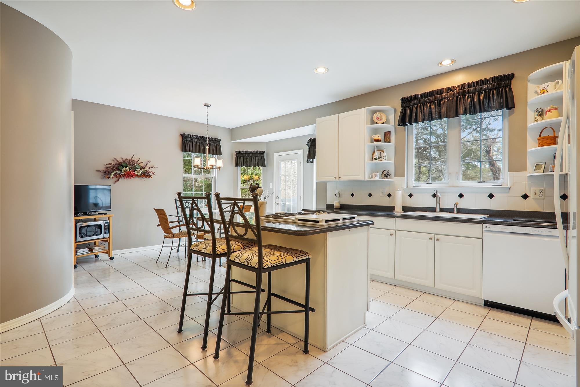 WILLOWS OF POTOMAC - Residential