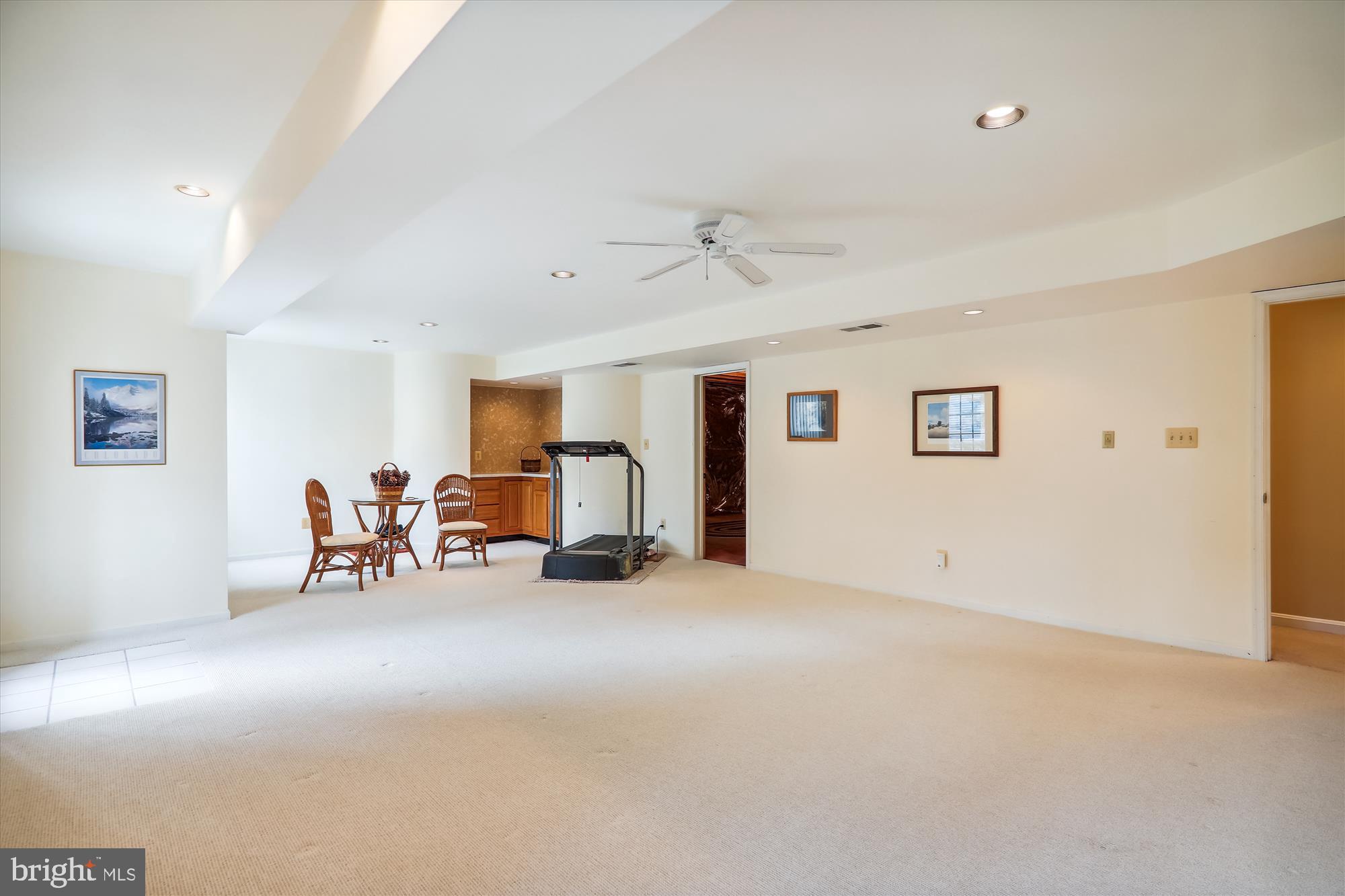 WILLOWS OF POTOMAC - Residential