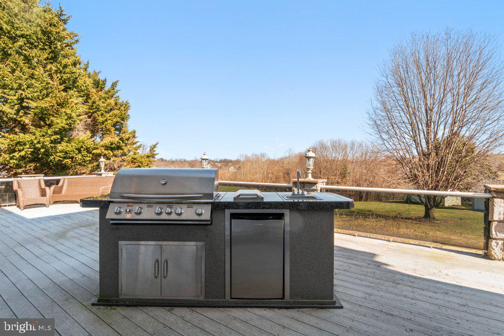 MAXA MEADOWS - Residential