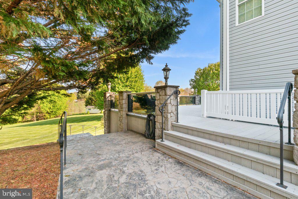 MAXA MEADOWS - Residential