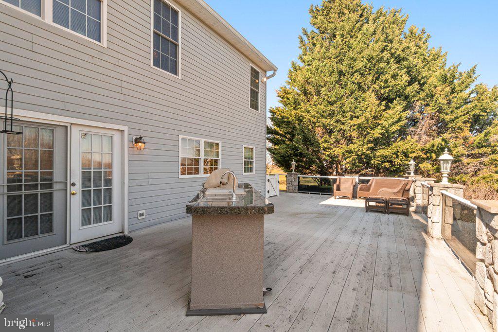 MAXA MEADOWS - Residential