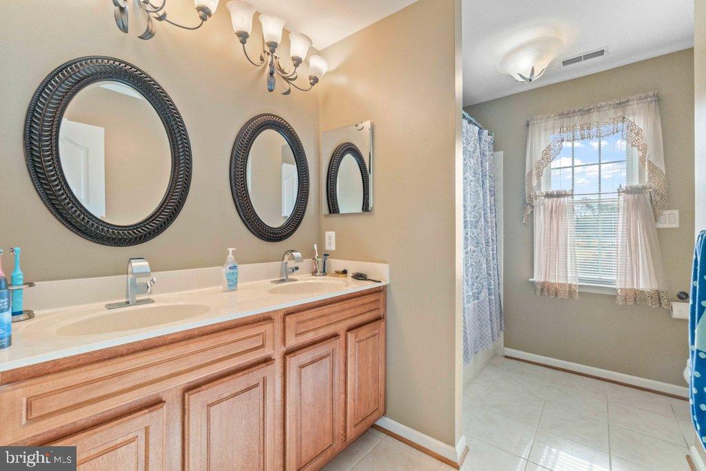 MAXA MEADOWS - Residential