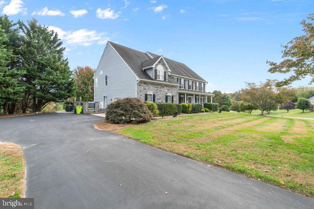 MAXA MEADOWS - Residential