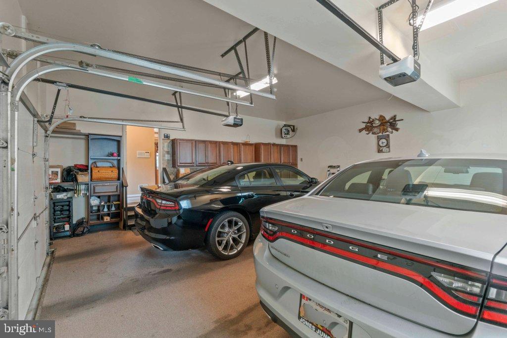 MAXA MEADOWS - Residential