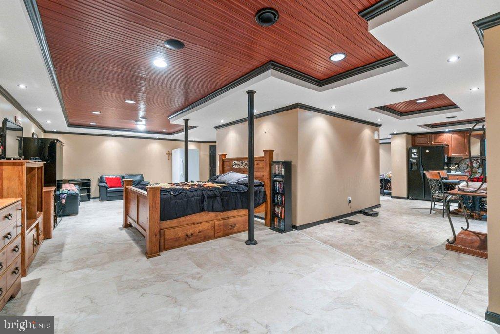 MAXA MEADOWS - Residential