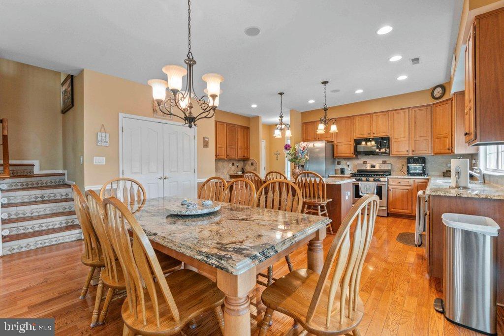 MAXA MEADOWS - Residential