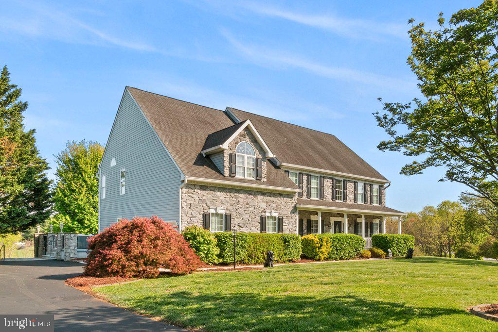 MAXA MEADOWS - Residential