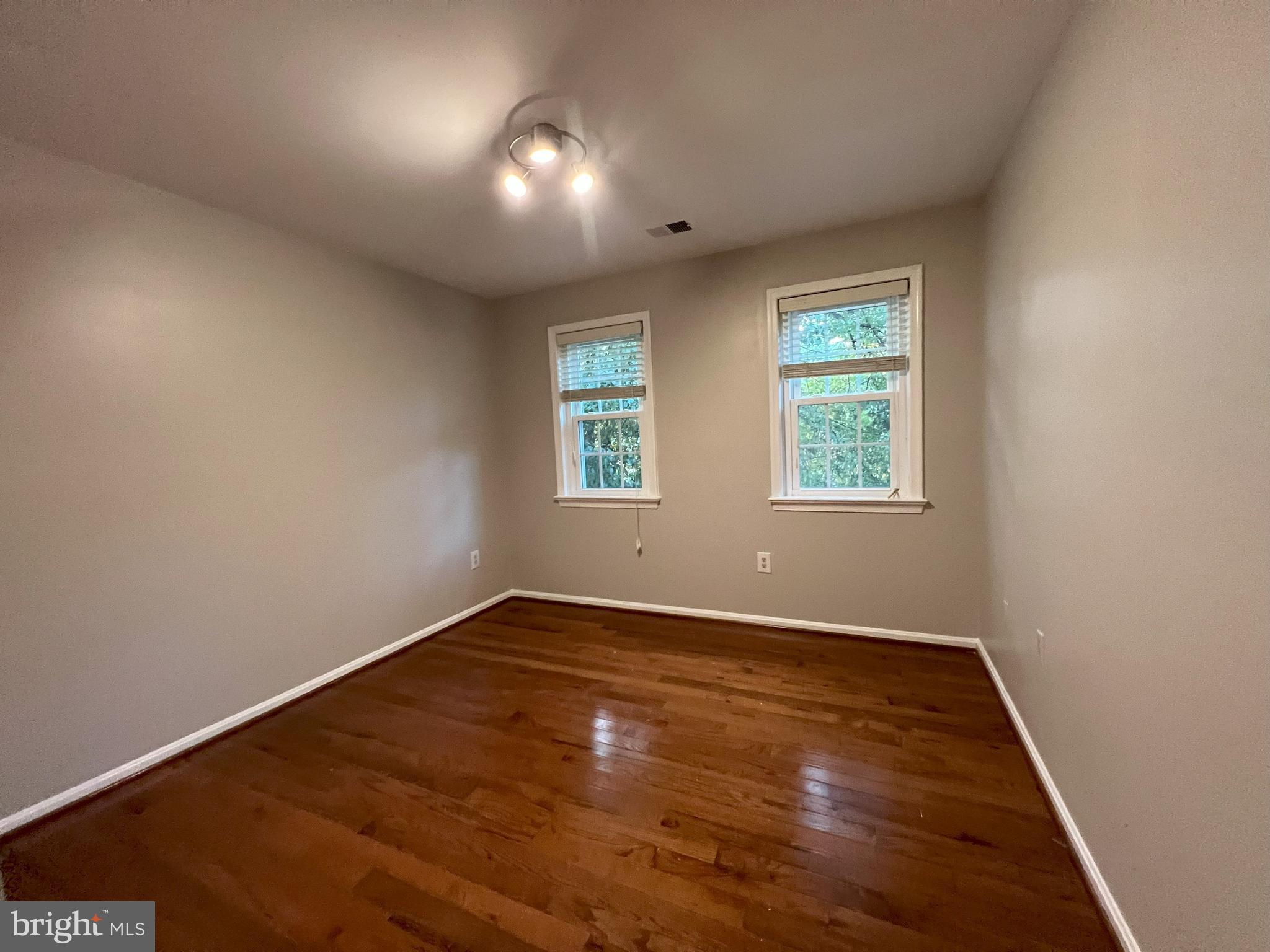 WOLF TRAP WOODS - Residential Lease