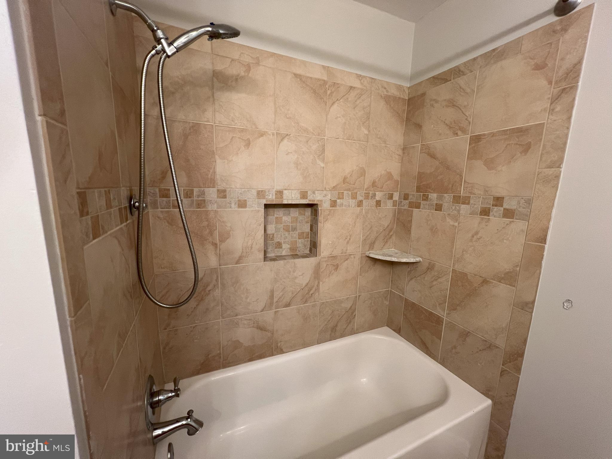 WOLF TRAP WOODS - Residential Lease