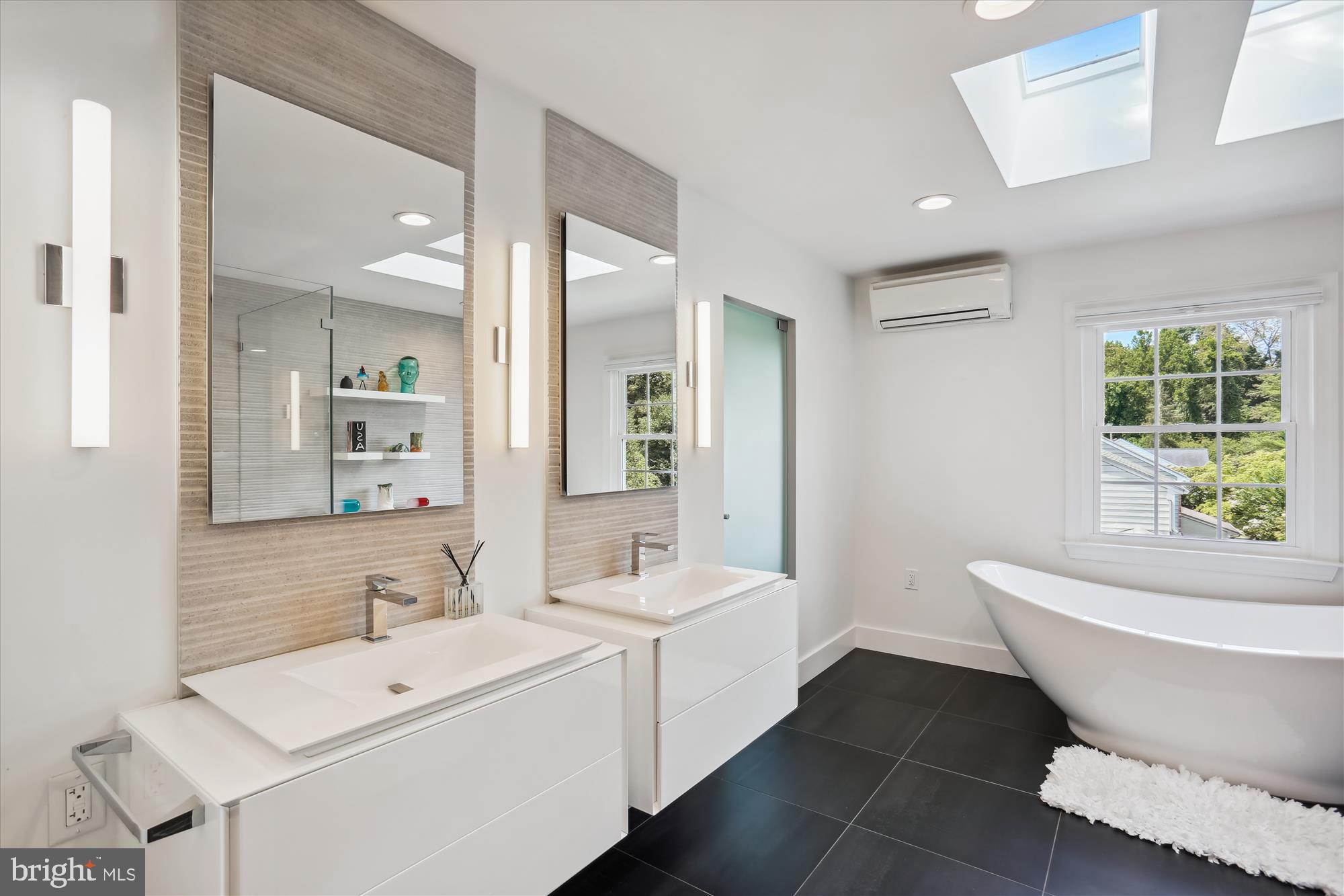 EAST GATE OF POTOMAC - Residential