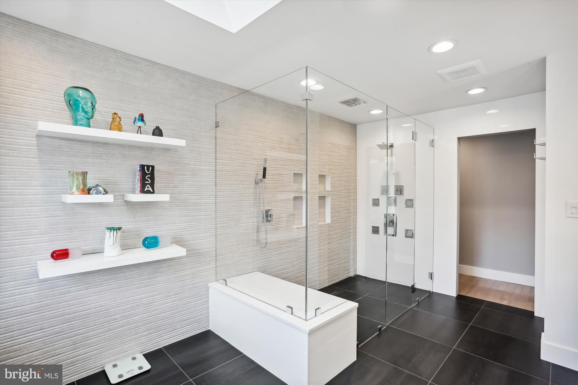 EAST GATE OF POTOMAC - Residential